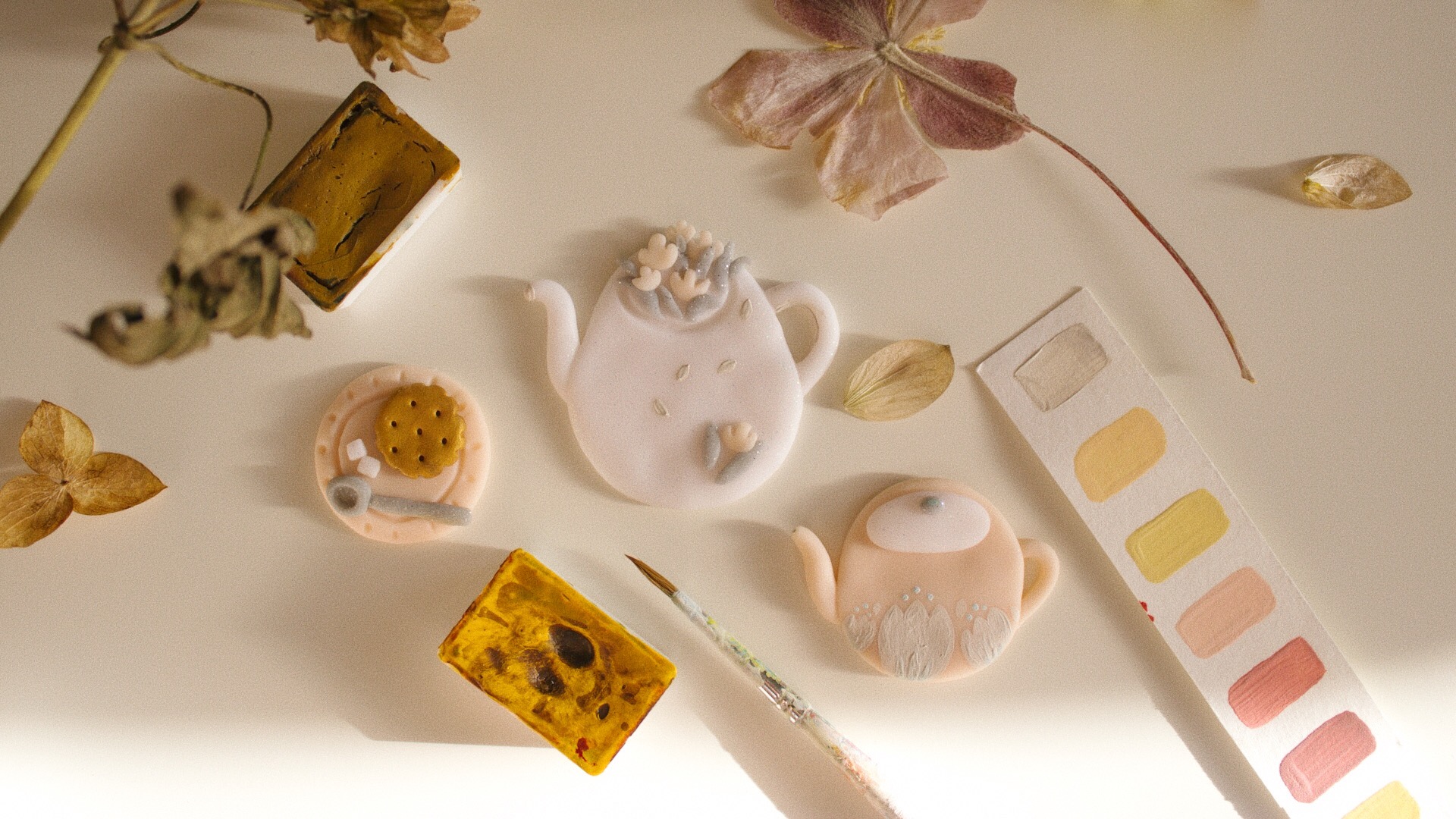 Брошь из полимерной глины, ручная работа, роспись вручную, пластика fimo, handmade, подарок своими руками