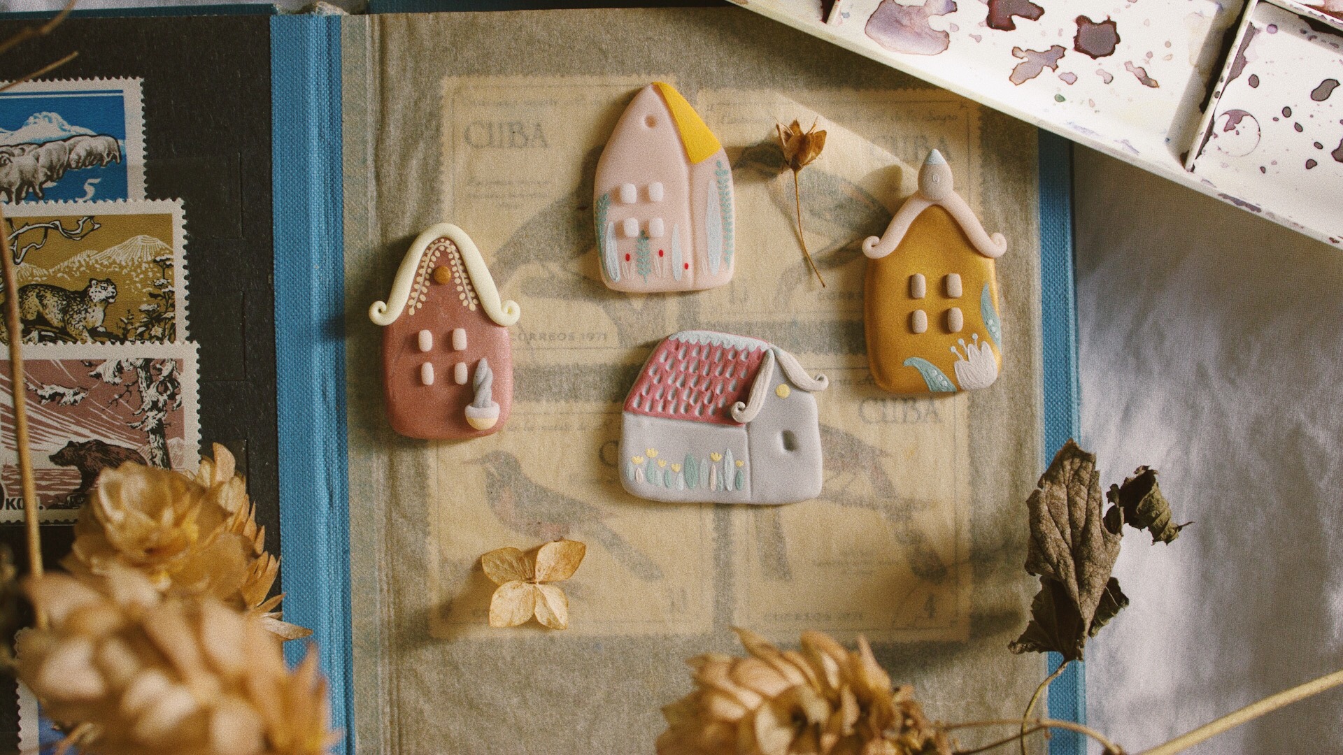 Брошь из полимерной глины, ручная работа, роспись вручную, пластика fimo, handmade, подарок своими руками